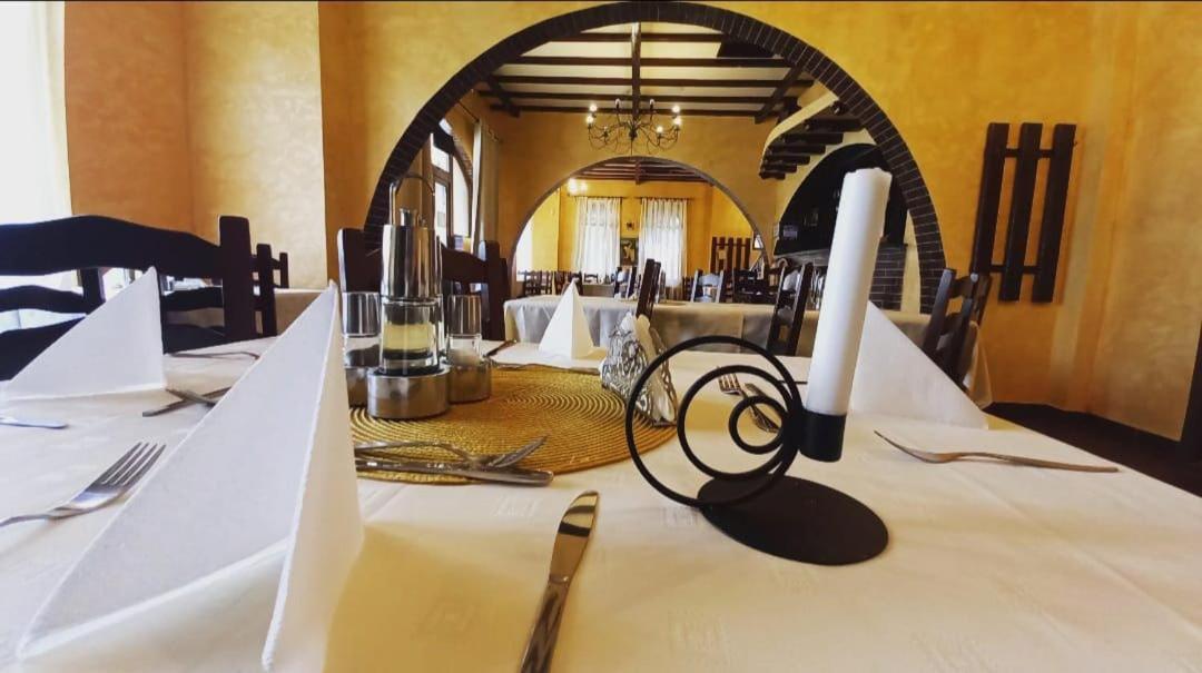Restaurant Casa Miorita Hotel Buşteni Esterno foto