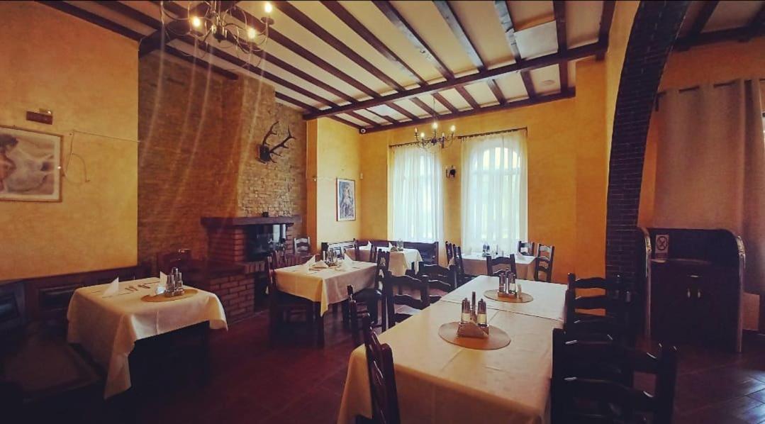 Restaurant Casa Miorita Hotel Buşteni Esterno foto